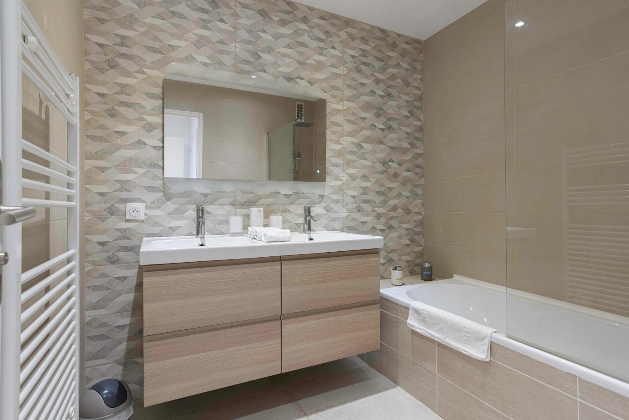 "Casa Nonna" - 16 Mn A Pied Du Palais, Parking Prive, Clim, Ascenseur Apartment Cannes Luaran gambar